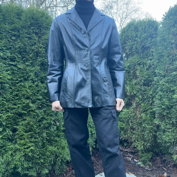 Simple Black leather jacket - Picture 4 of 6